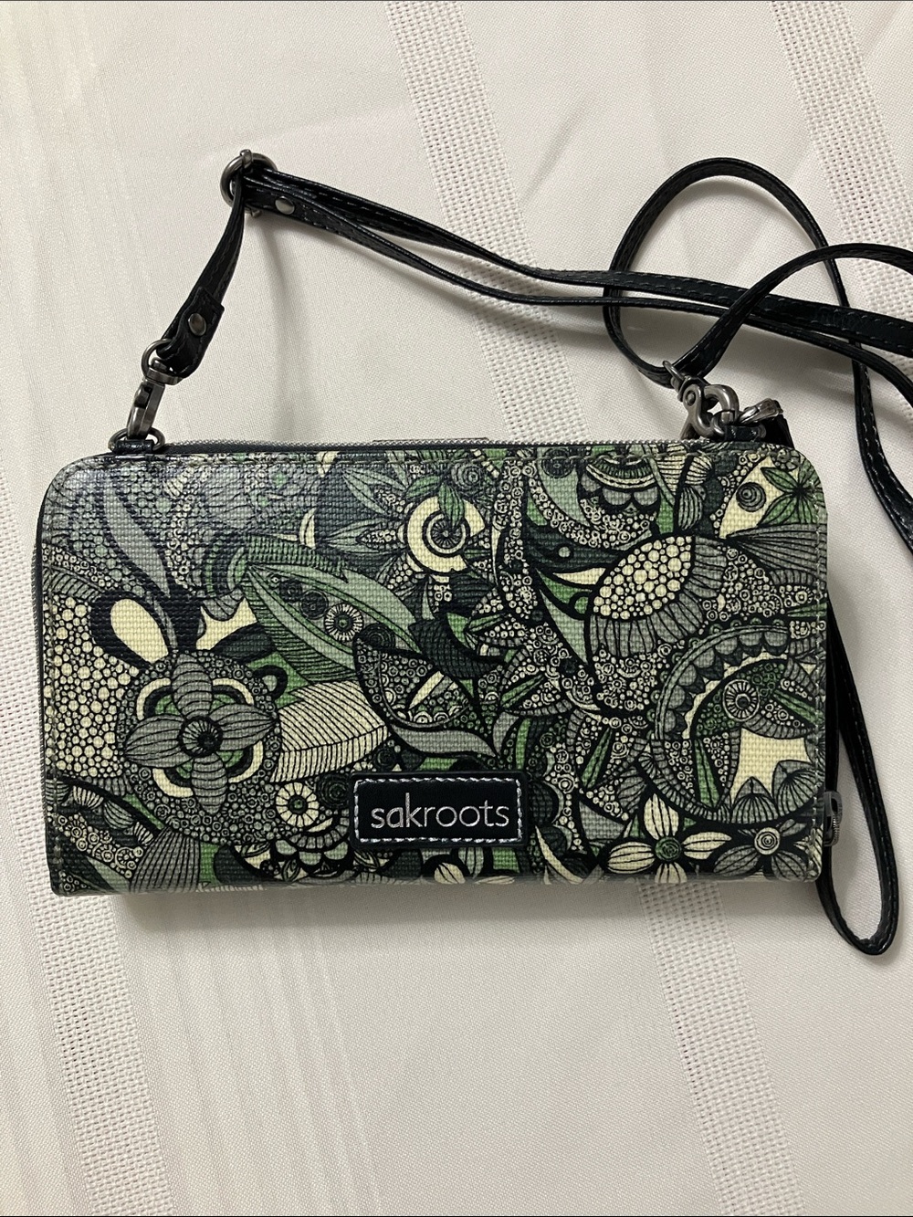 Sakroots 3 in 1 Crossbody Wristlet Phone Wallet Artist Circle Sage Spirit Desert - Picture 4 of 10